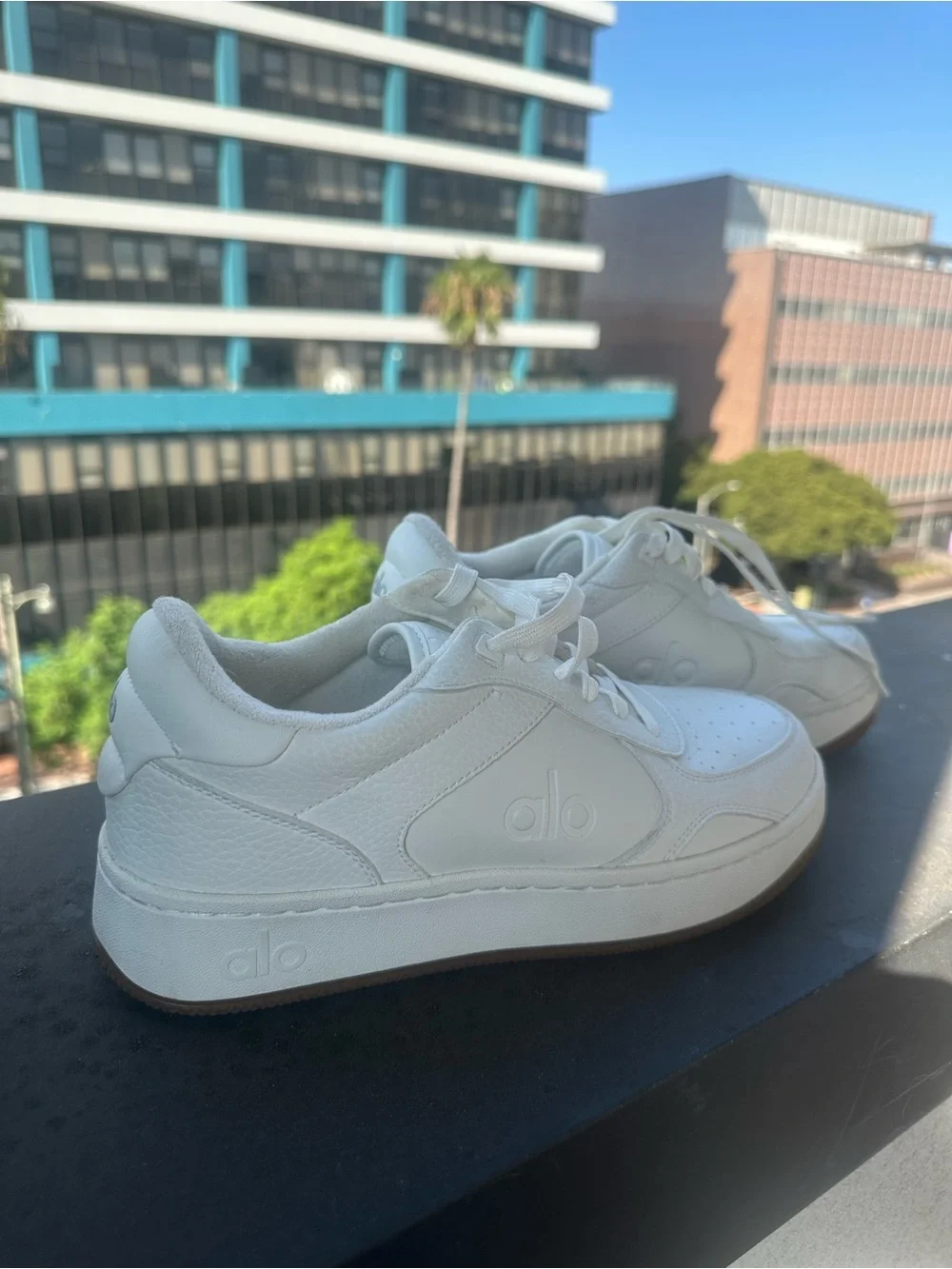ALO Recovery Mode Sneaker - Natural White/Gum - Women’s 9 / Men’s 7.5